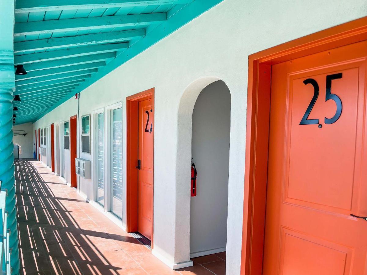 Taos Motor Hotel
